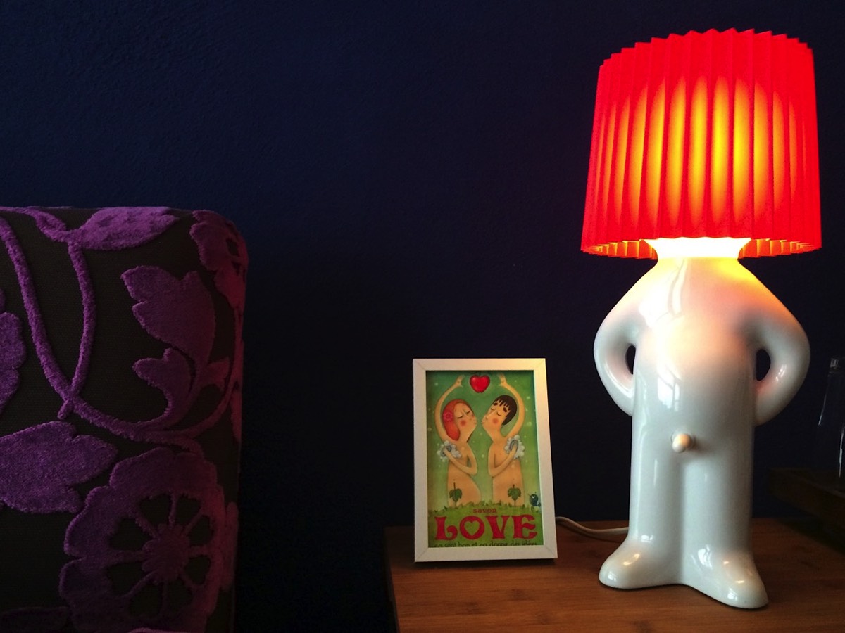 lamp and picture in office (KALMBACHER)